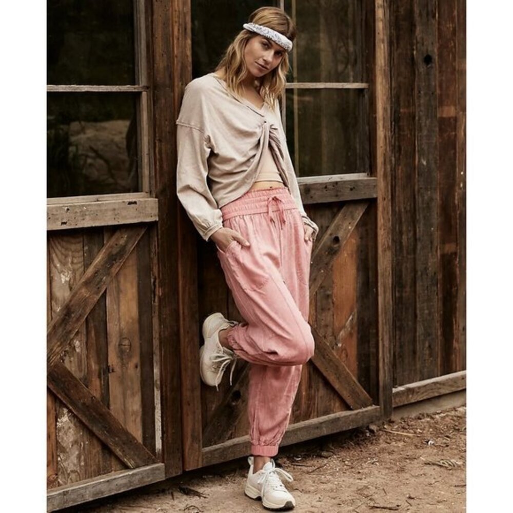 NWT $128 Free People Movement Matte Rose Pink Halfzies Joggers Gym Pants